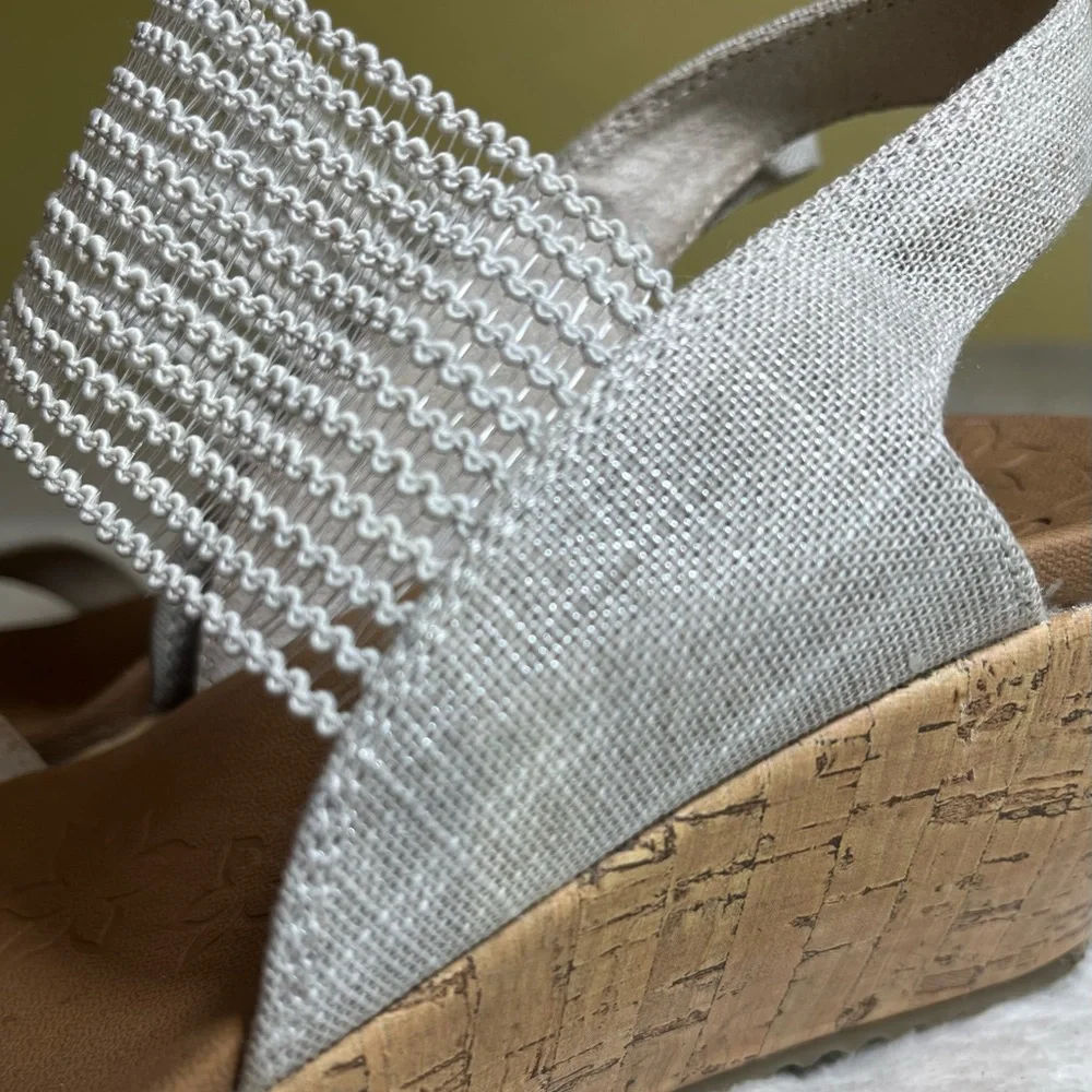 Skechers Women’s Beige Cork Wedge‎ Sandals Sz 9